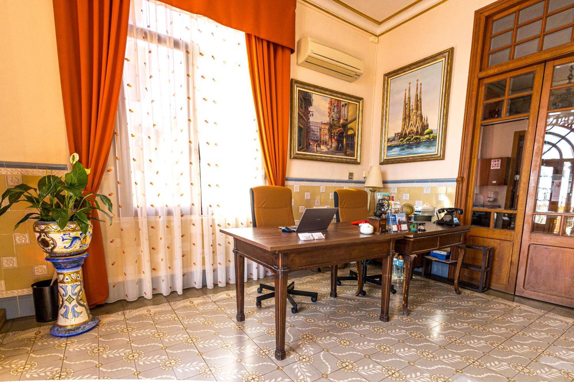 Hotel Llar De Capitans Masnou Luaran gambar