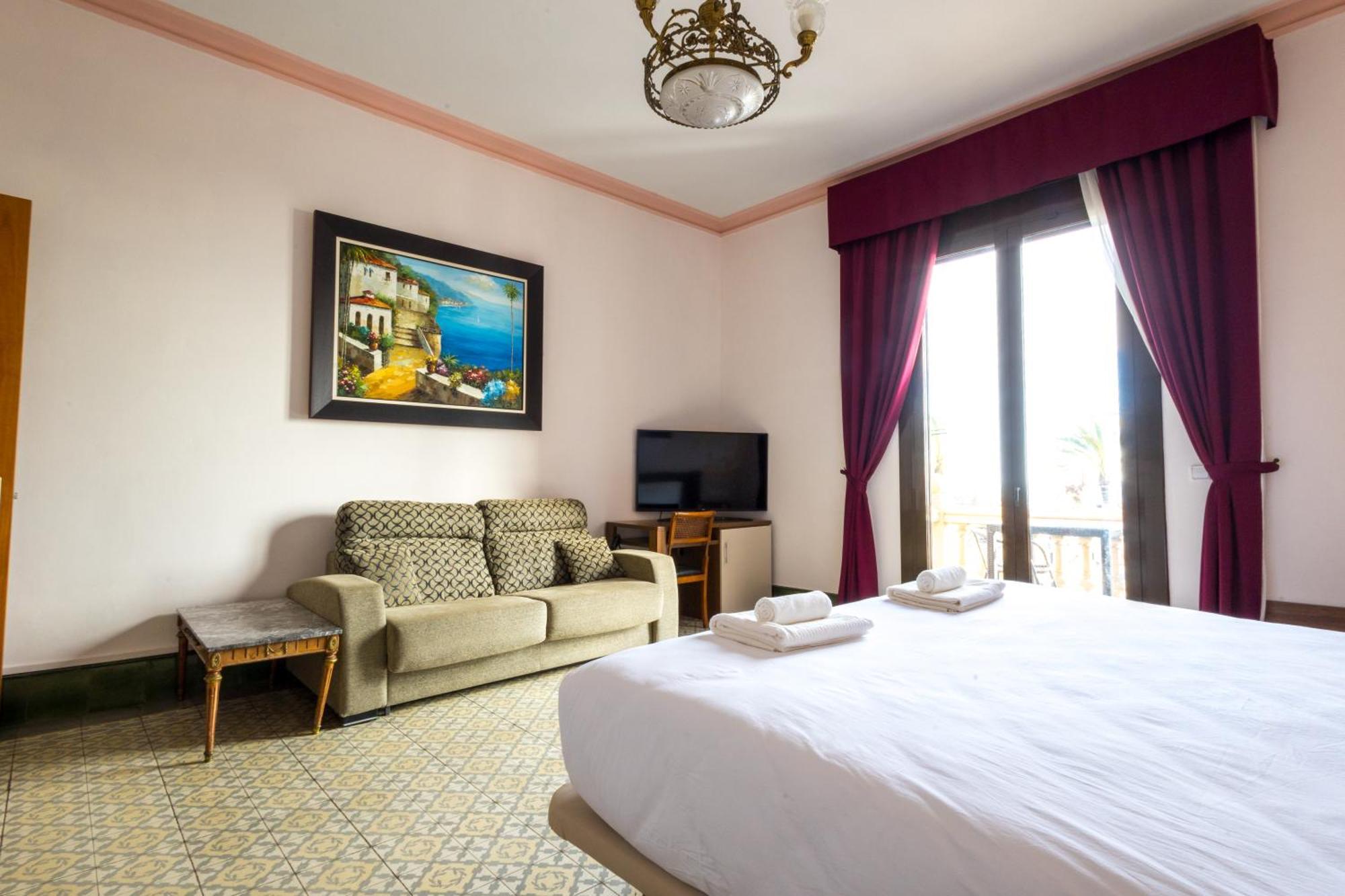 Hotel Llar De Capitans Masnou Luaran gambar
