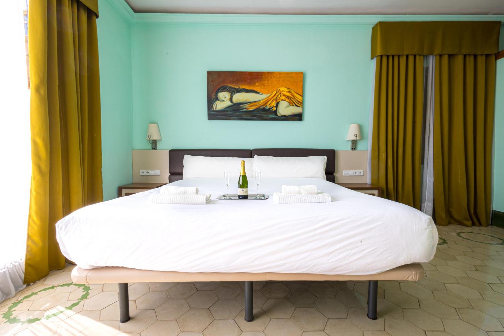 Hotel Llar De Capitans Masnou Luaran gambar